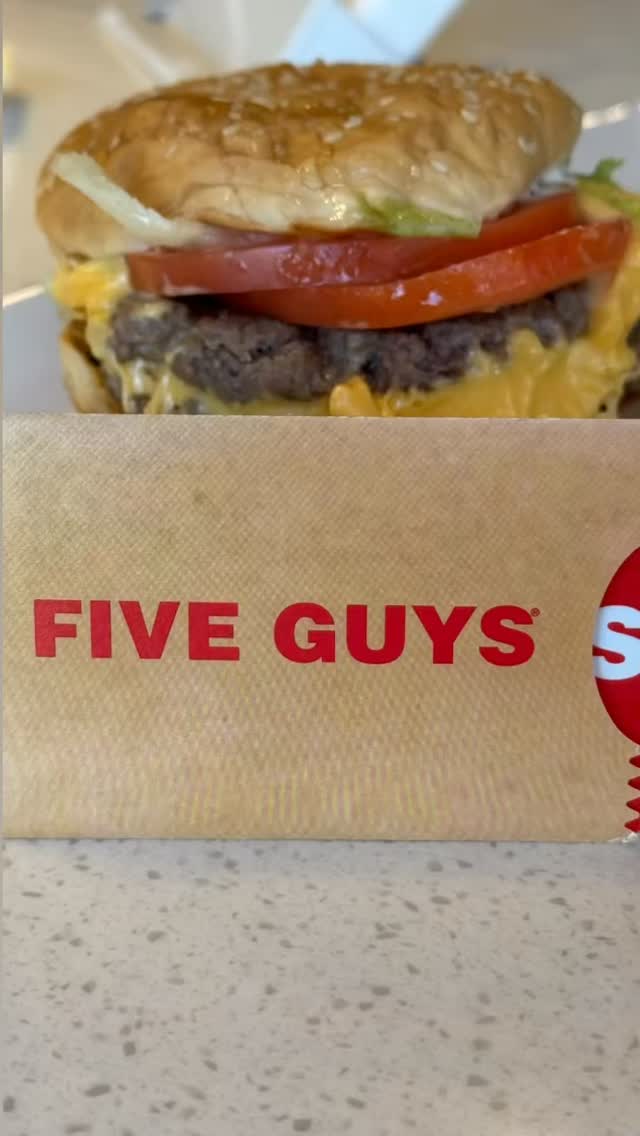 Happy National Cheeseburger Day \ud83e\udd2a\n\nRise is giving away a $15 gift card to 5 guys \ud83c\udf54\n \nSee below how to enter: \n\nLike this picture \nFollow Rise on Chauncey \nComment your favorite burger \ud83e\udd29