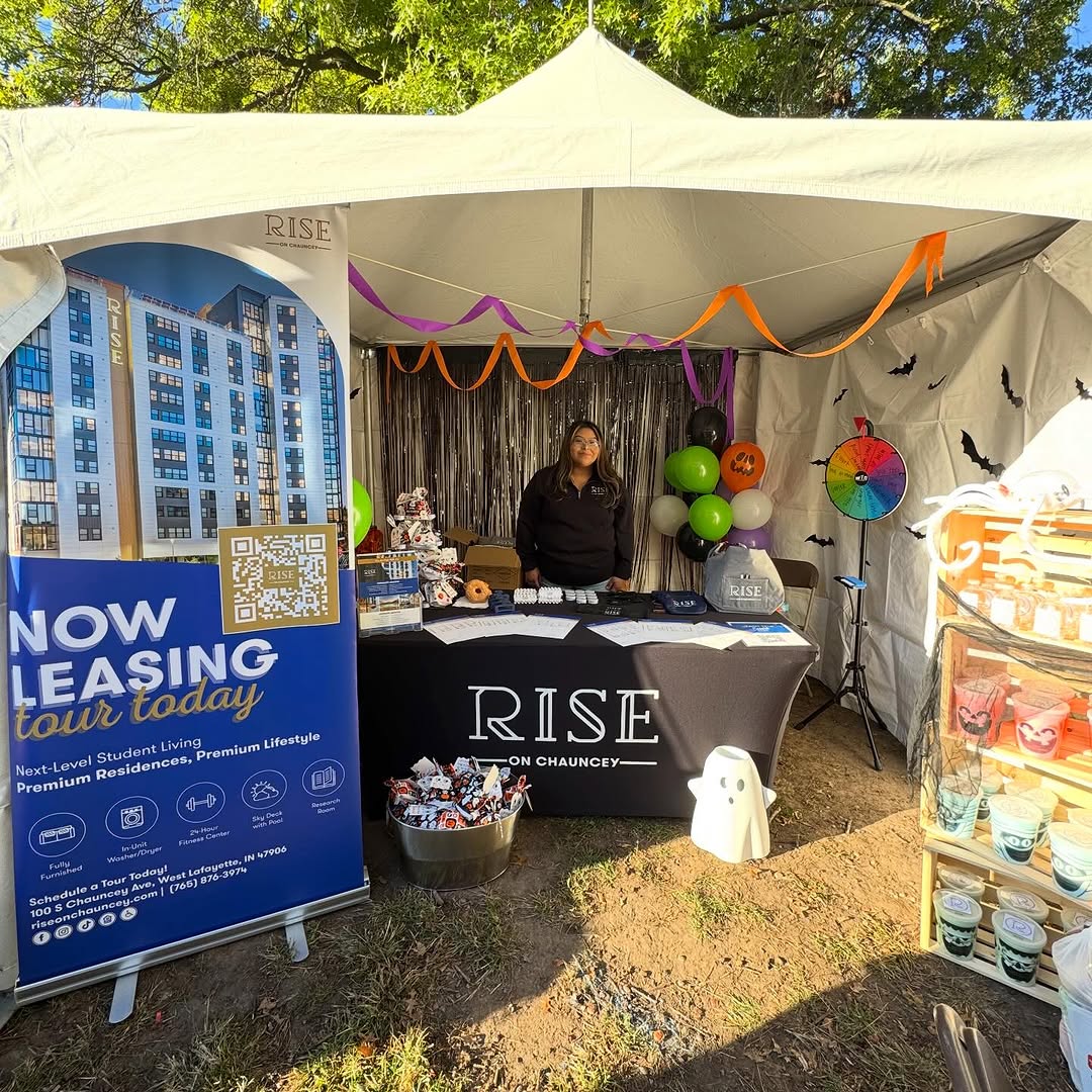 Finding housing isn't scary \ud83d\udc7b \n\nRise is at Memorial Mall from 10 A- 2 P \ud83e\udd73 Learn about floor plans , meet the staff , and grab some goodies \ud83c\udf6c