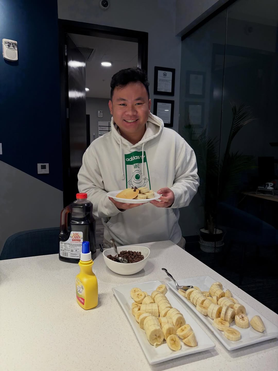 Thank you again for everyone who stopped by our breakfast event ! \n\nI'm having D\u00e9j\u00e0 vu and might see this in the near future \ud83d\udd2e\n\nComment what day next week you want hot pancakes on your way to or from class \ud83e\udd73\ud83e\udd73