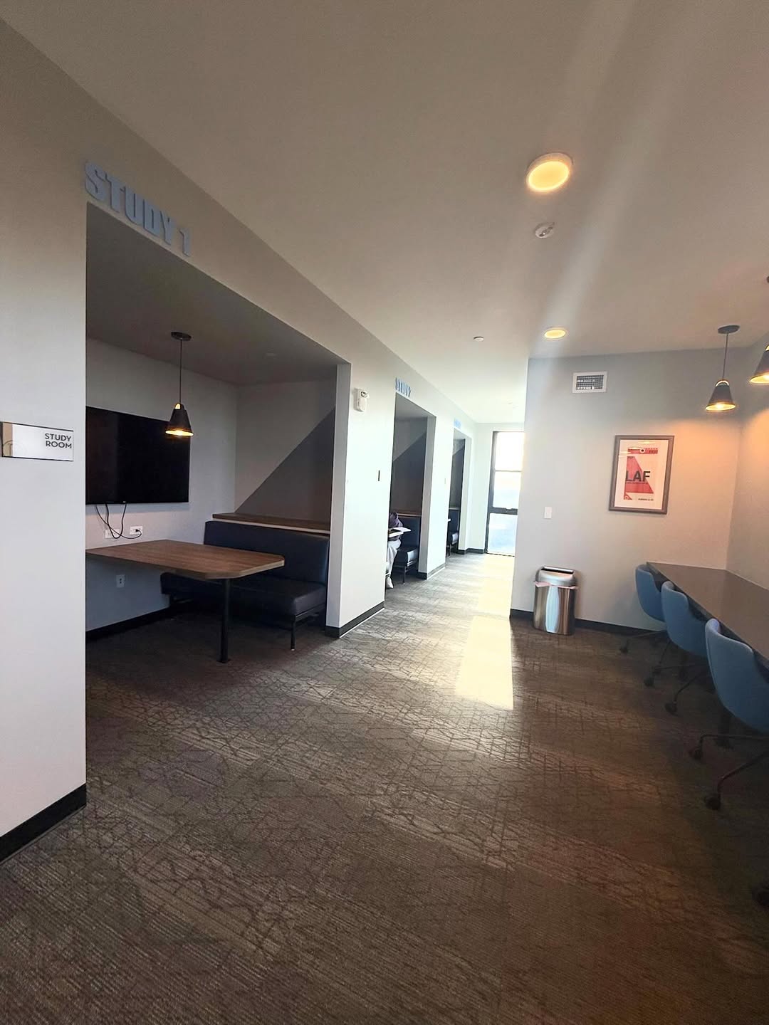 Calm corner, clear thoughts \u2728\ud83d\udcad\n\nRise has the perfect place to buckle down for midterms! Don't believe us? Schedule a tour today! \n\nTour by the end of this month  and enter to win a Spring Break bundle! \ud83e\udd73