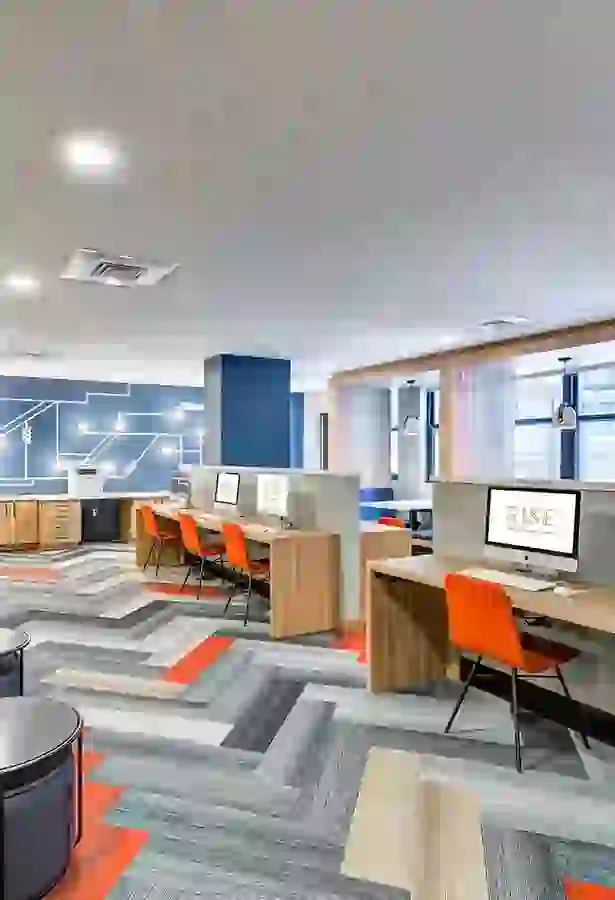 Cyber Lounge with Macs, PCs, Printing and Scanning